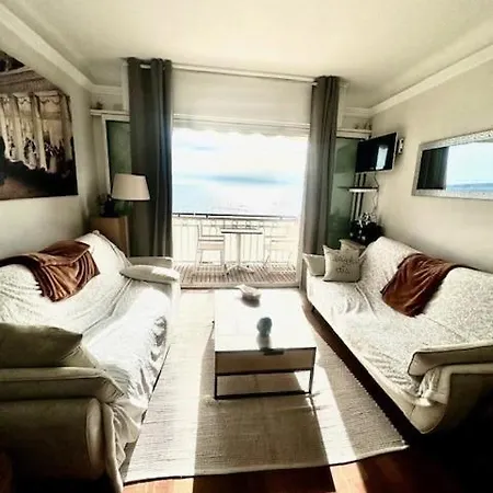 Apartment Face Proche Palais *
